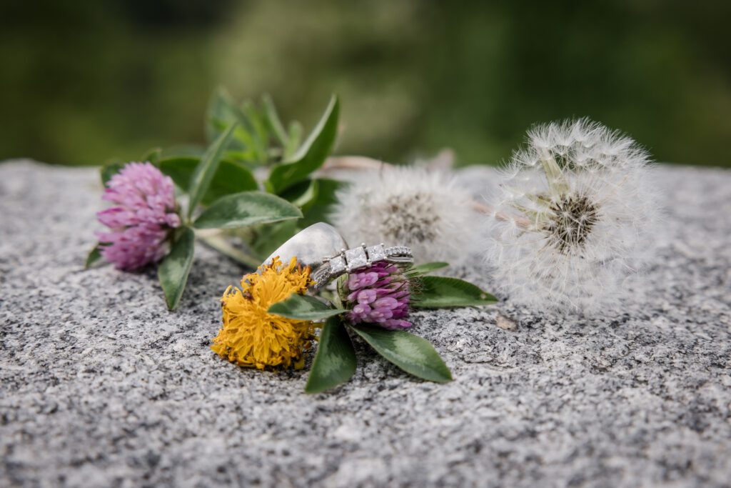 10 Romantic Things to Do in the Smoky Mountains for Couples ring flowers